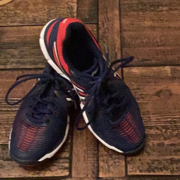 Asics gel netburner volleyball shoes Sz 9 - Picture 1 of 15